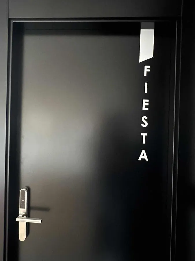 Fiesta Cama Individual Modern & Luxury location